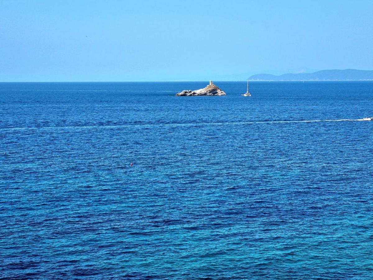 Appartamenti La Terrazza Sulle Ghiaie - Goelba Portoferraio Exteriör bild
